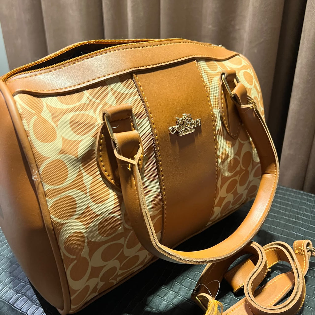 COACH DUFFLE  CARAMEL- MEDIUM
