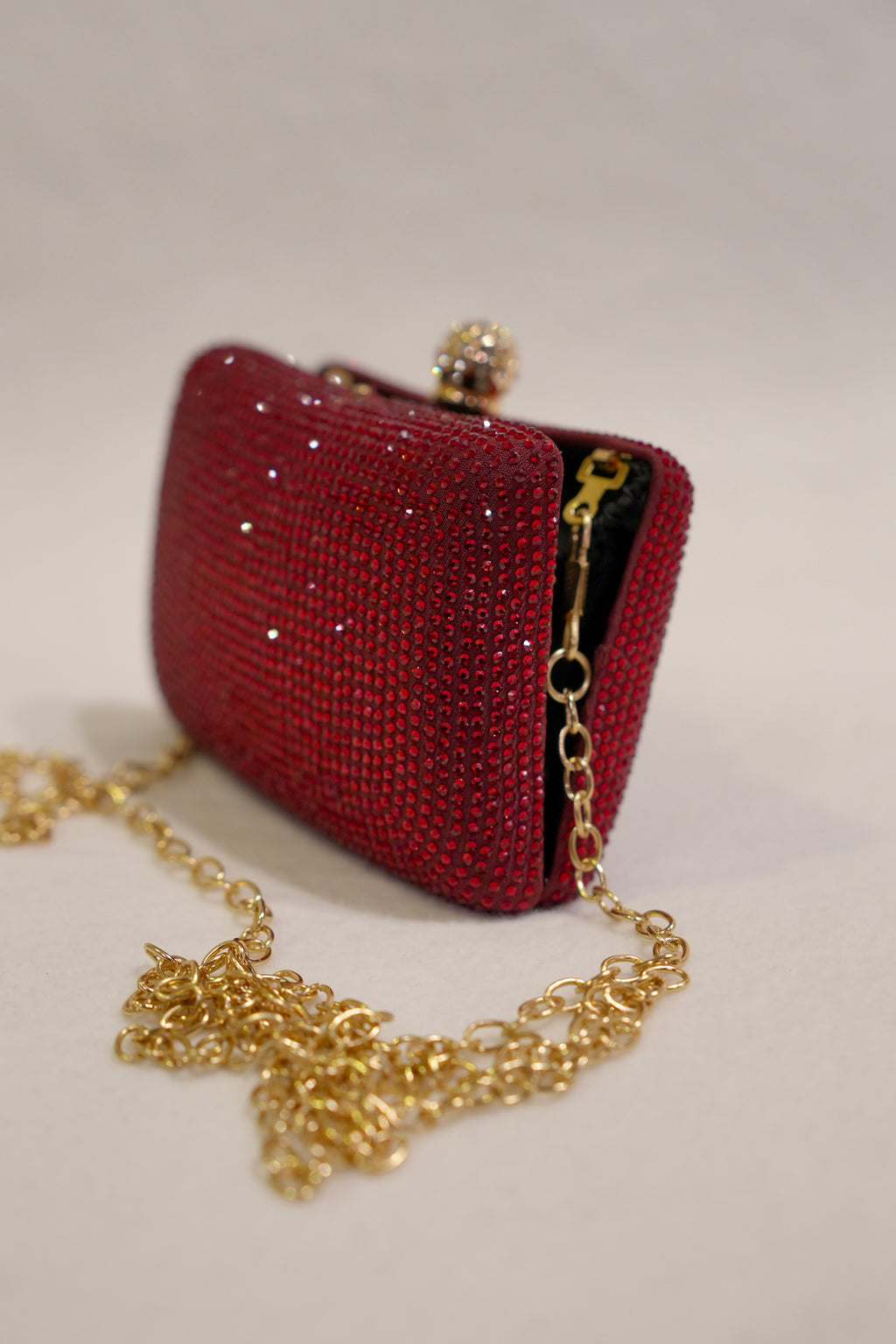 ROYAL PEARL RED CLUTCH-SMALL