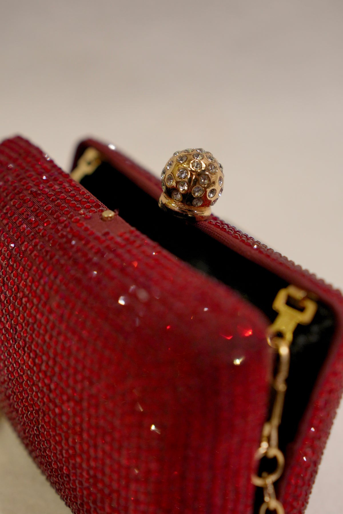 ROYAL PEARL RED CLUTCH-SMALL